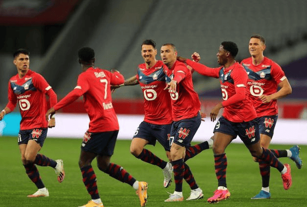 关于北京首钢迎法甲关键赛，加时末段战术微调，引发热议，球探报告显示潜力的信息